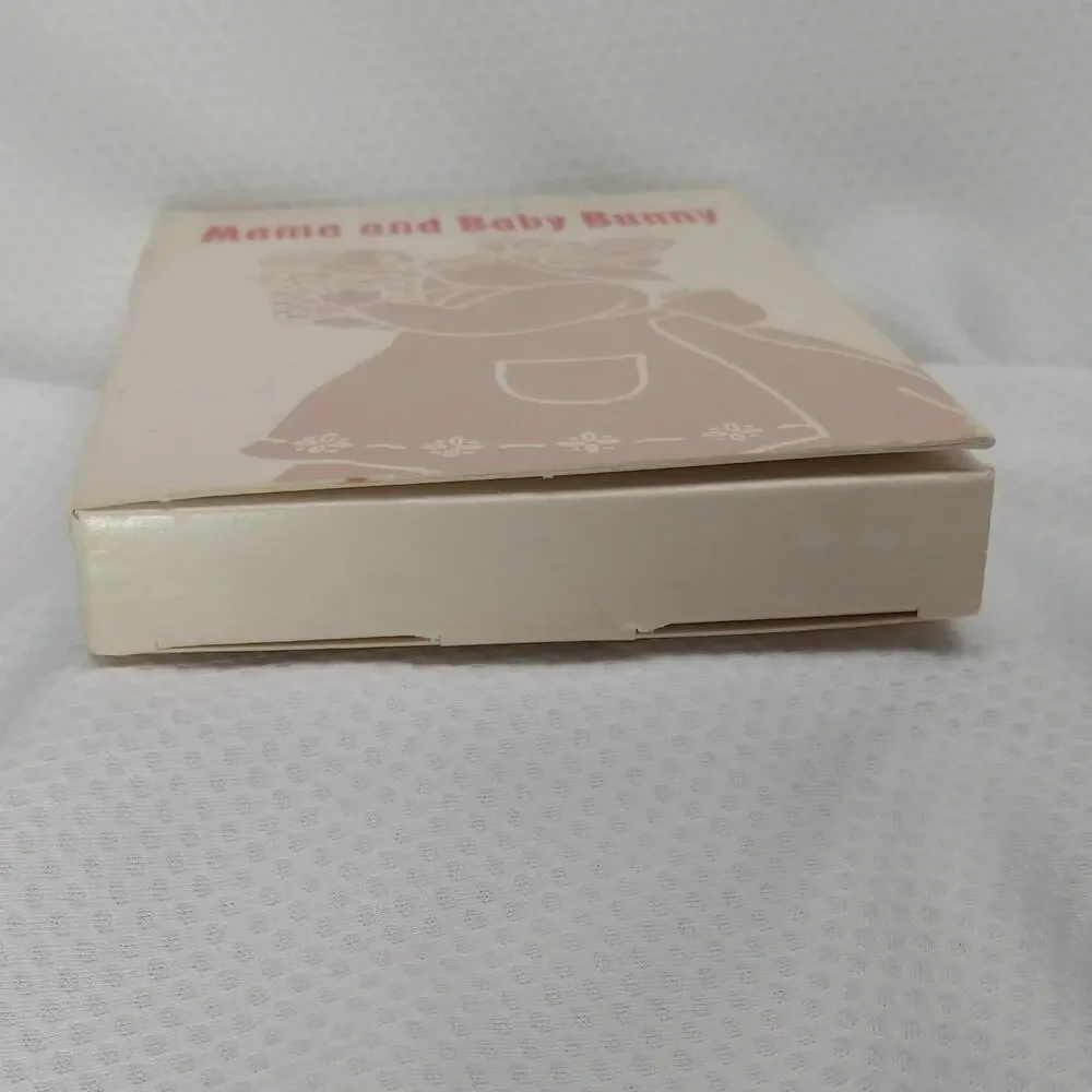 Vintage Longaberger Woven Traditions Ceramic Bunny Cookie Mold Tie-On 1994 Box